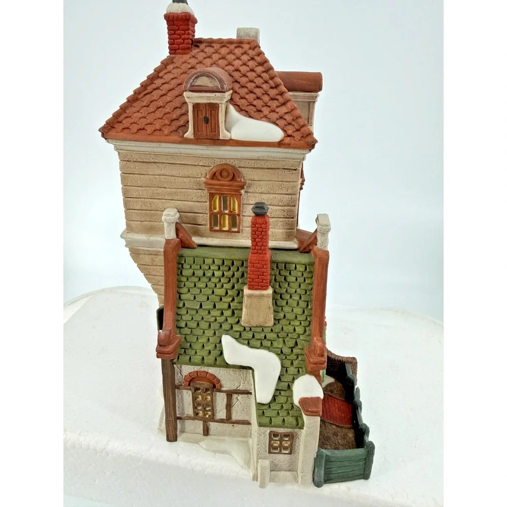 Department 56 Dickens Village Green Gate Cottage 1989 Lighted Porcelain House